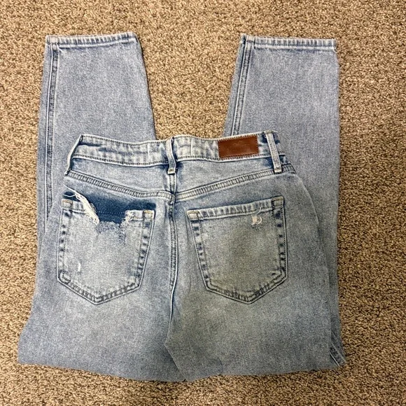 Hollister Light Wash Denim Jeans - Picture 3 of 4